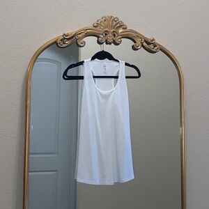 Bally Total Fitness Women’s White Racerback Tank Top Size M
